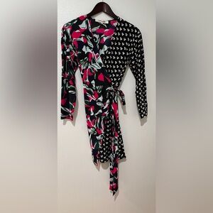 DVF long Sleeve Wrap Mini 
XXS